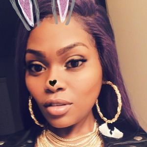 Meet your Posher, Evette